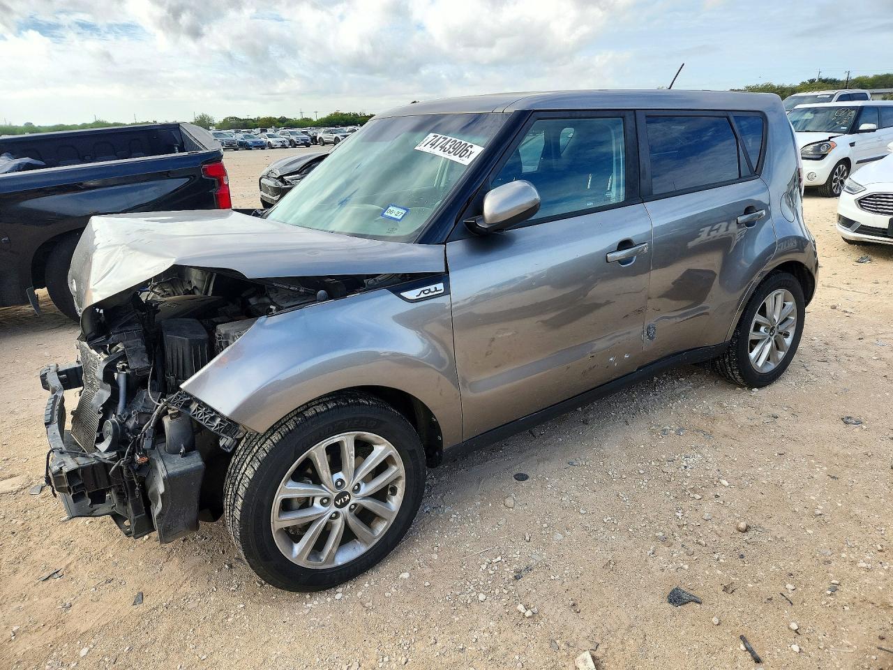 2018 KIA SOUL + view, angle 1