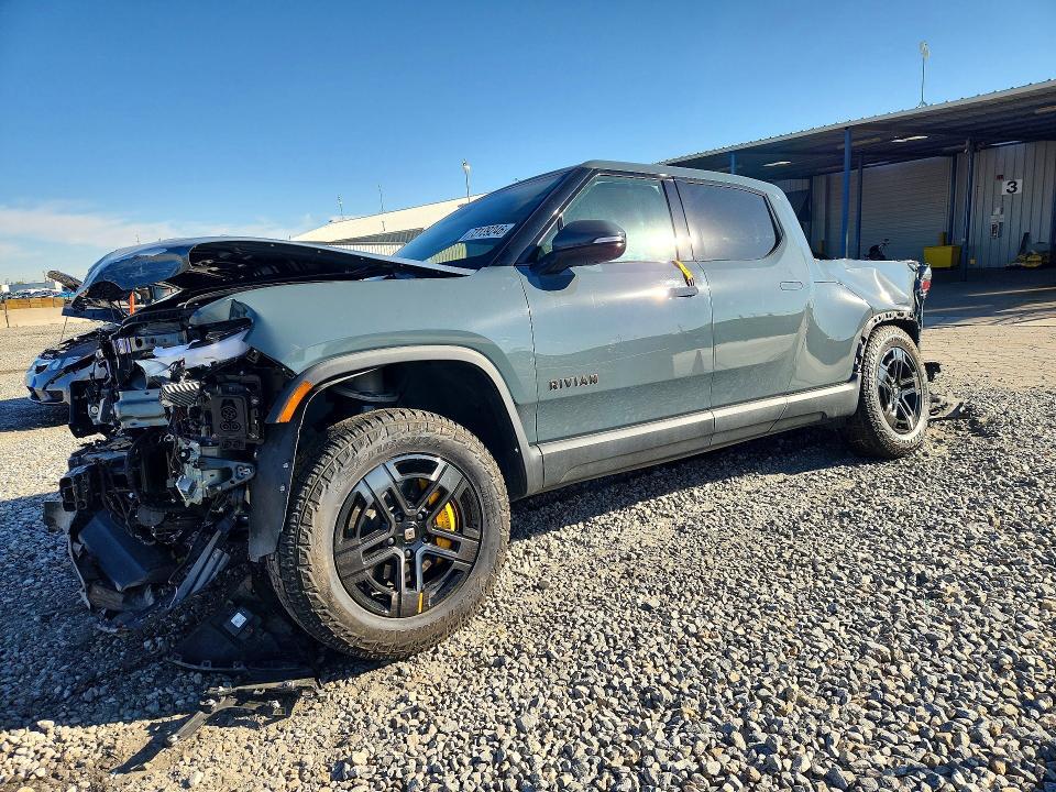 2025 RIVIAN R1T PREMIUM  