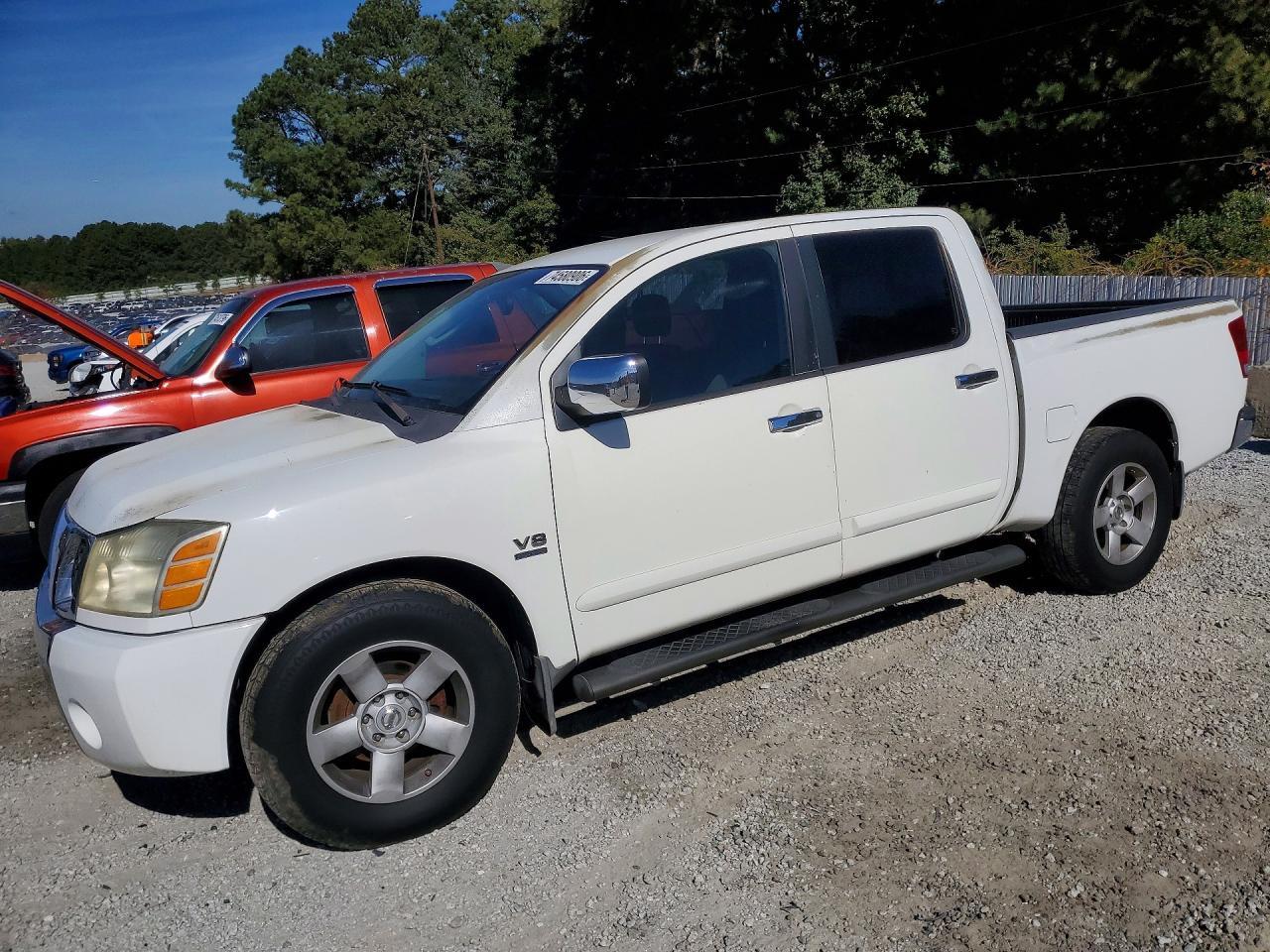 منظر 2004 NISSAN TITAN XE، زاوية 1