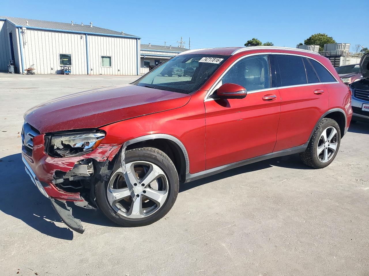 منظر 2016 Mercedes-Benz GLC CLASS 300، زاوية 1
