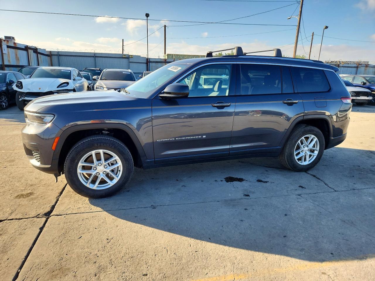 Vedere 2023 JEEP CHEROKEE L LAREDO, unghi 1