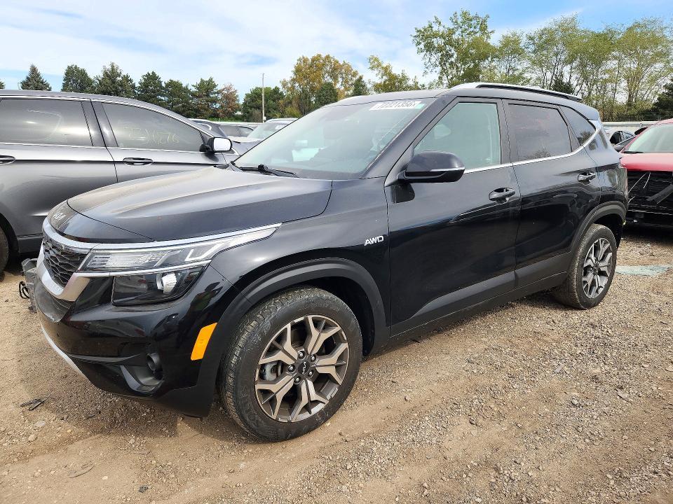2022 KIA SELTOS EX  