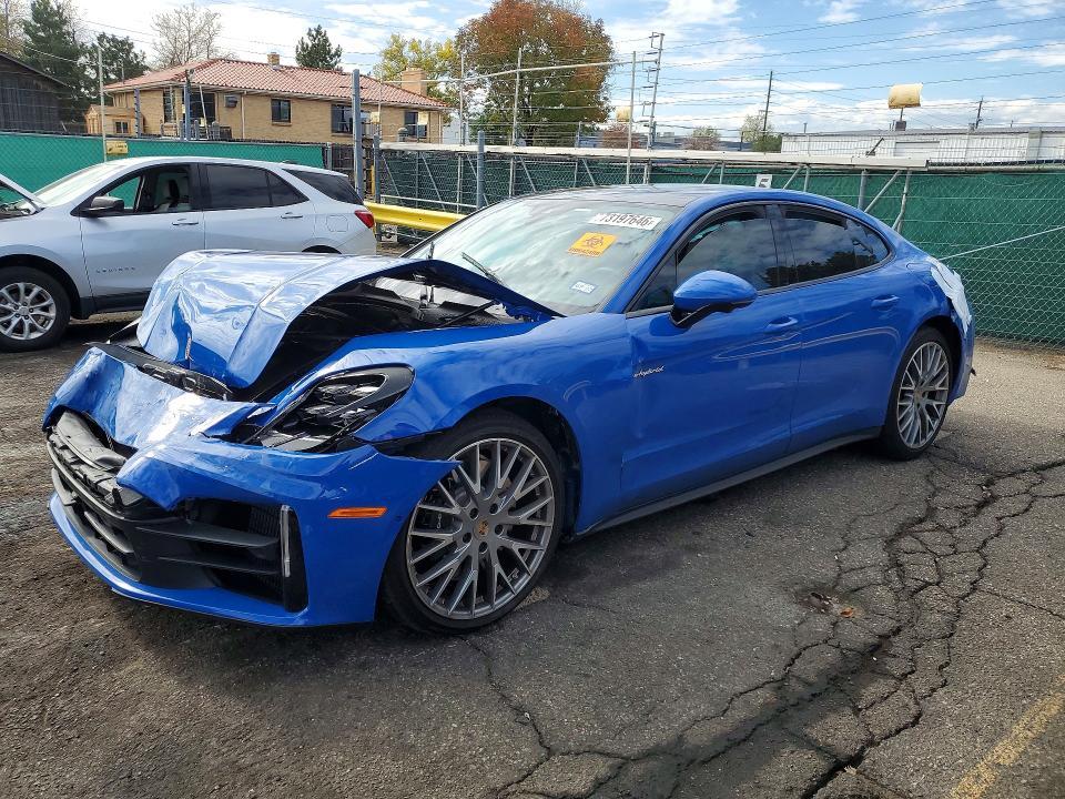 2026 PORSCHE PANAMERA 4 E-HYBRID  