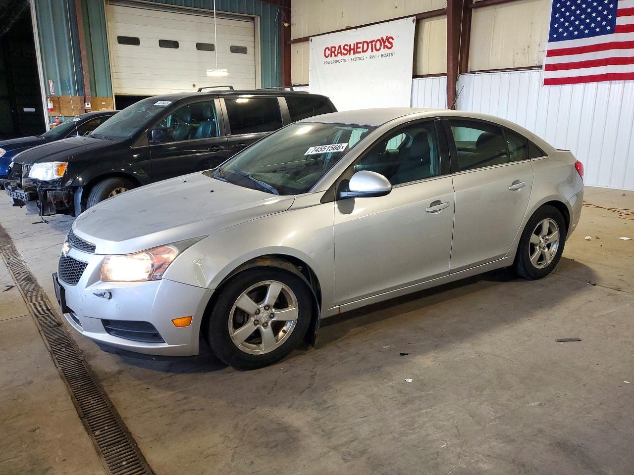 Вид 2013 CHEVROLET CRUZE LT, угол 1