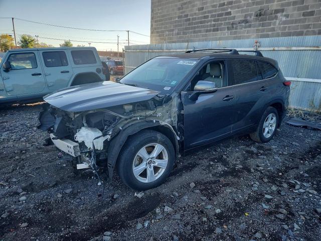2021 TOYOTA HIGHLANDER LE  
