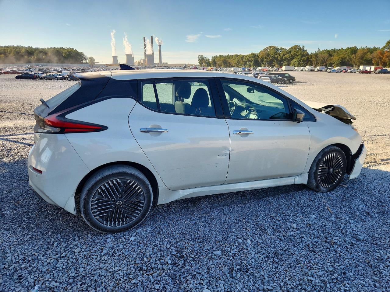 منظر 2023 NISSAN LEAF SV PLUS، زاوية 1