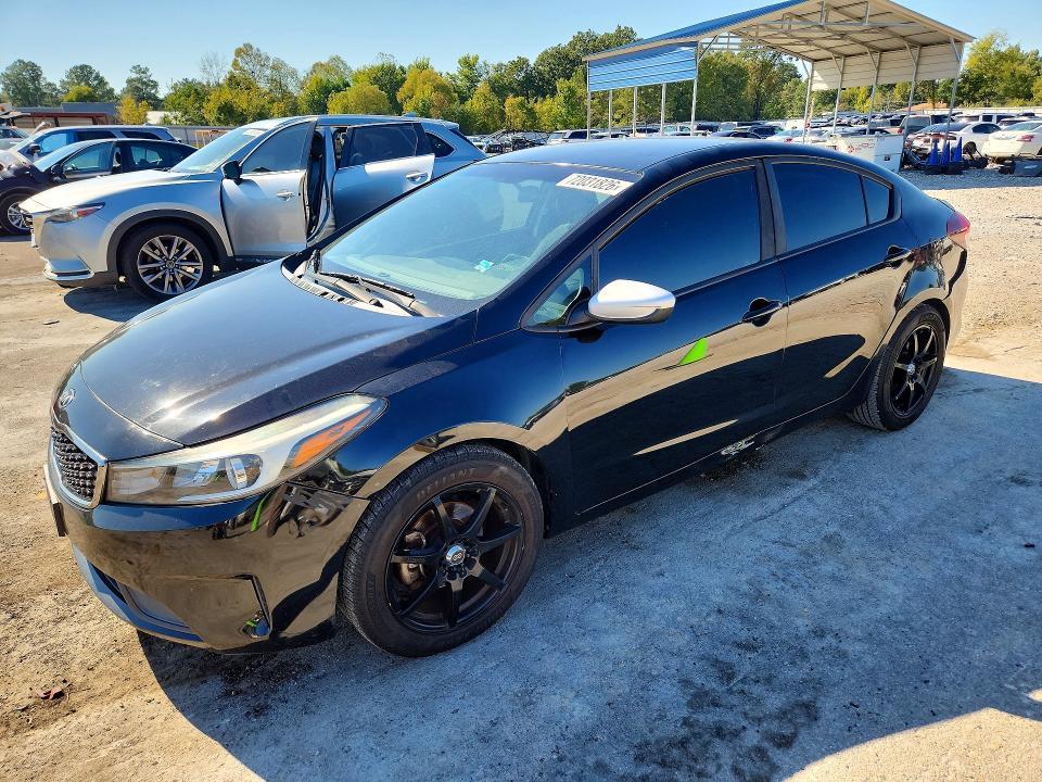 2017 KIA FORTE LX  