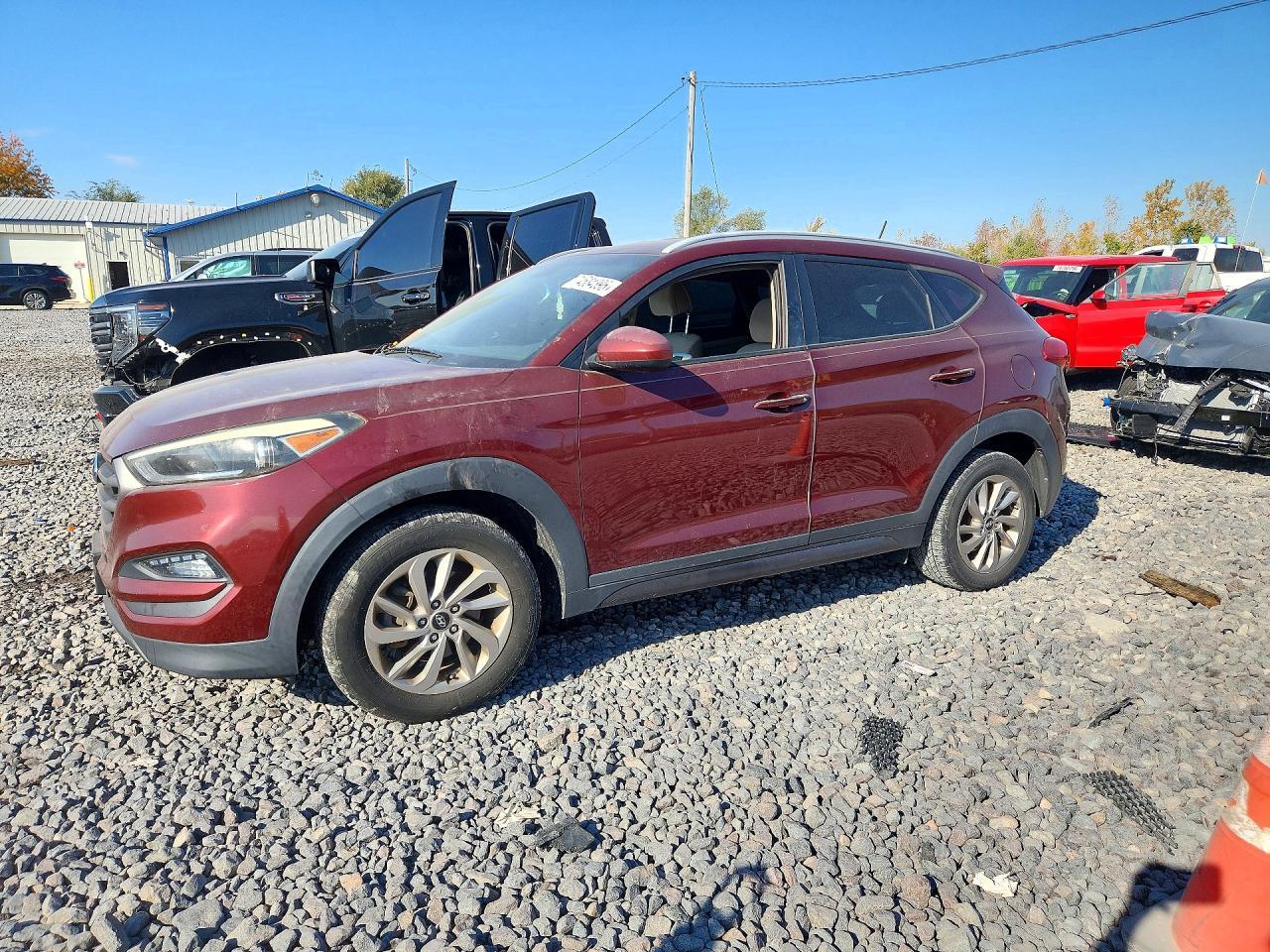 منظر 2016 HYUNDAI TUCSON SE، زاوية 1