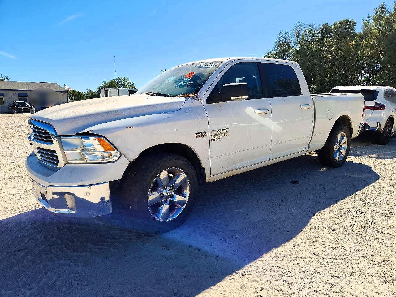 منظر 2019 RAM 1500 CLASSIC SLT، زاوية 1