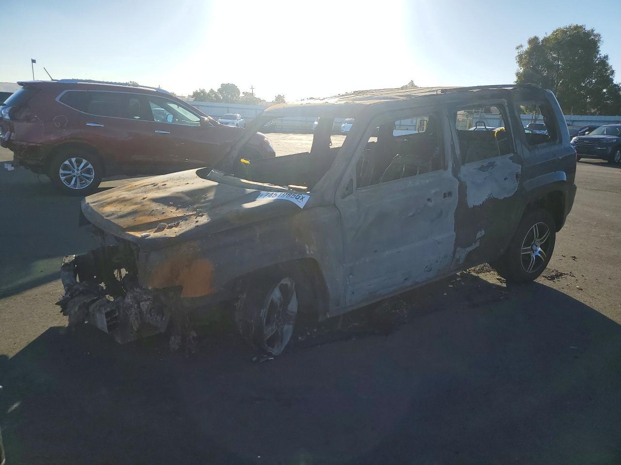 Vue de 2015 JEEP PATRIOT SPORT, angle 1