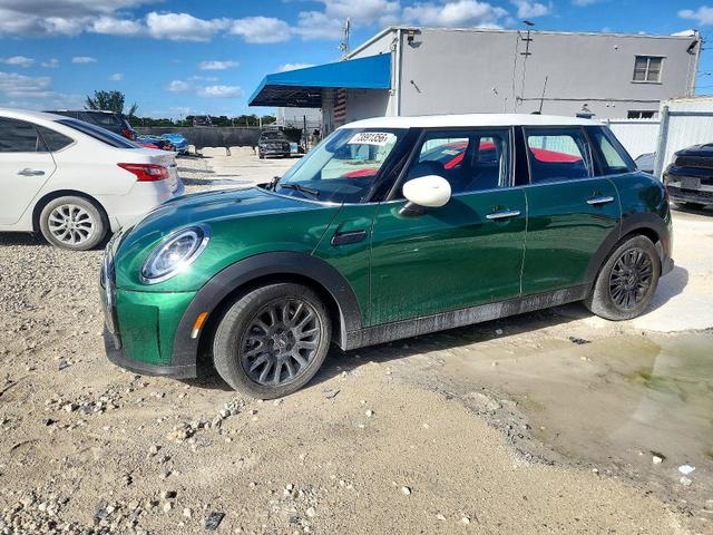 2022 MINI COOPER   