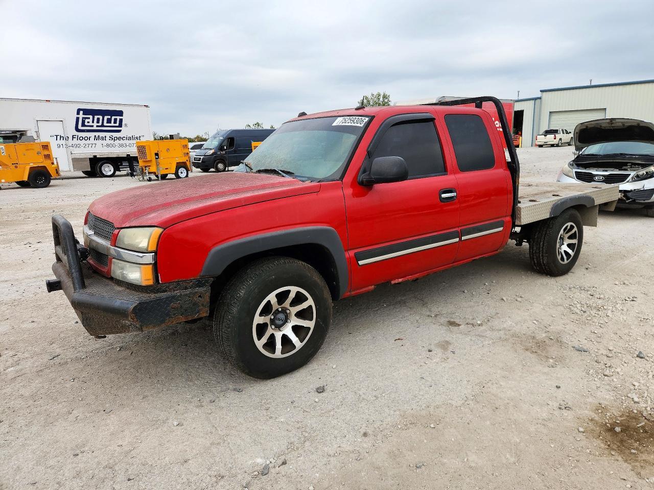 Vue de 2005 CHEVROLET SILVERADO K1500, angle 1