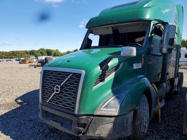 2020 VOLVO VNL SEMI TRUCK