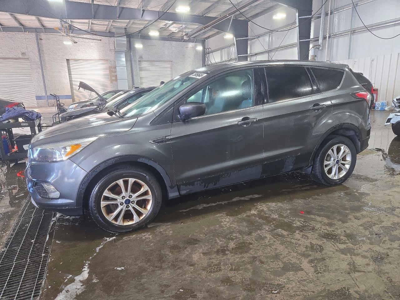Vue de 2017 FORD ESCAPE SE, angle 1