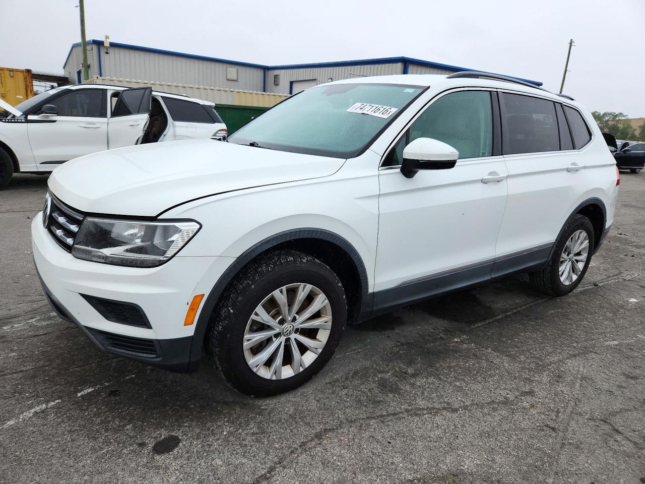Вид 2018 VOLKSWAGEN TIGUAN SE, угол 1