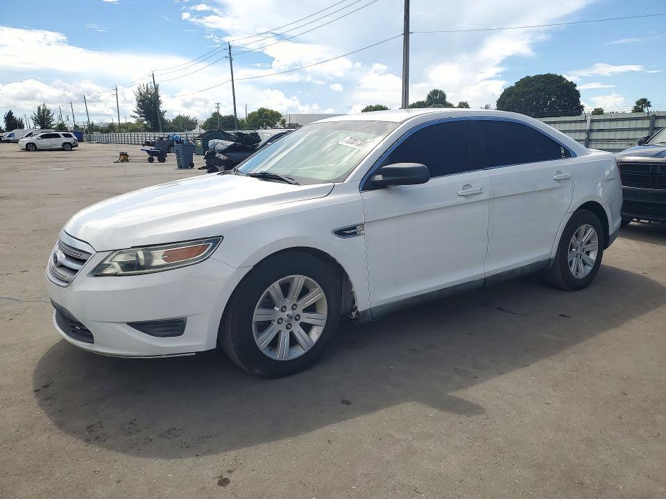 2011 FORD TAURUS SE  