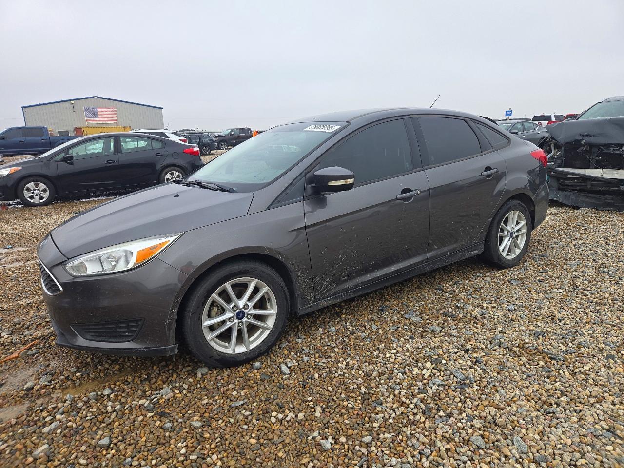 Vue de 2017 FORD FOCUS SE, angle 1