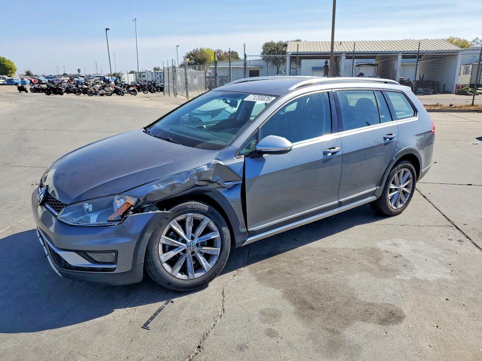 2017 VOLKSWAGEN GOLF ALLTRACK S  
