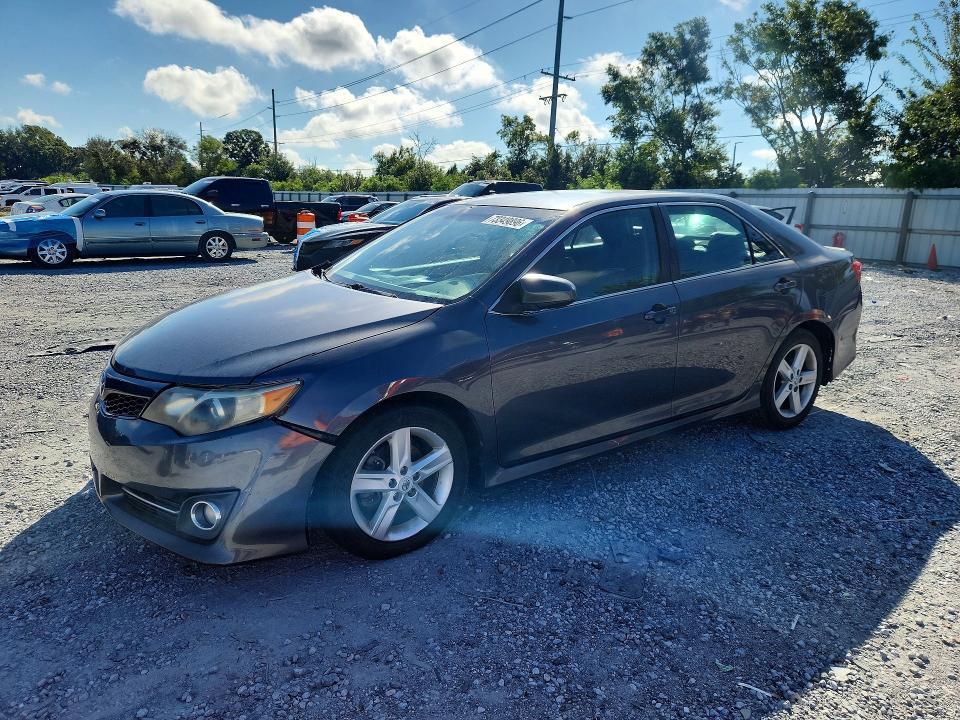 2012 TOYOTA CAMRY SE  