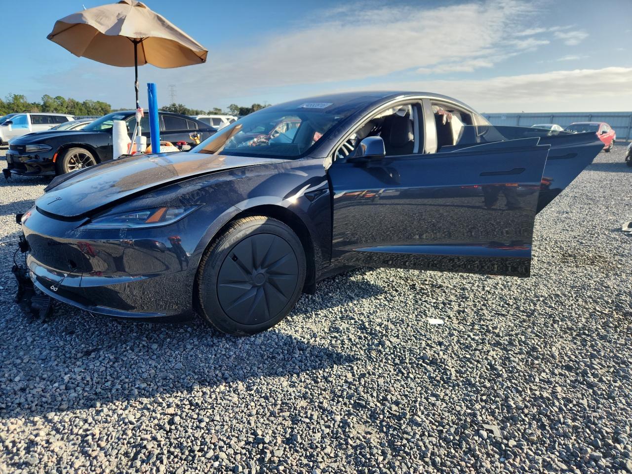 Vista de 2026 TESLA MODEL 3, ángulo 1