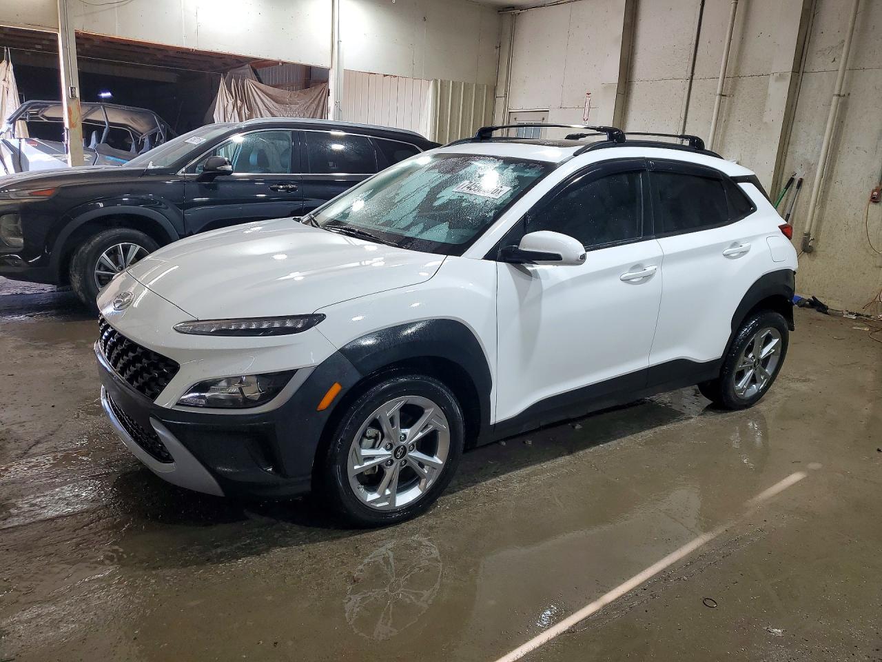 Vue de 2022 HYUNDAI KONA SEL, angle 1