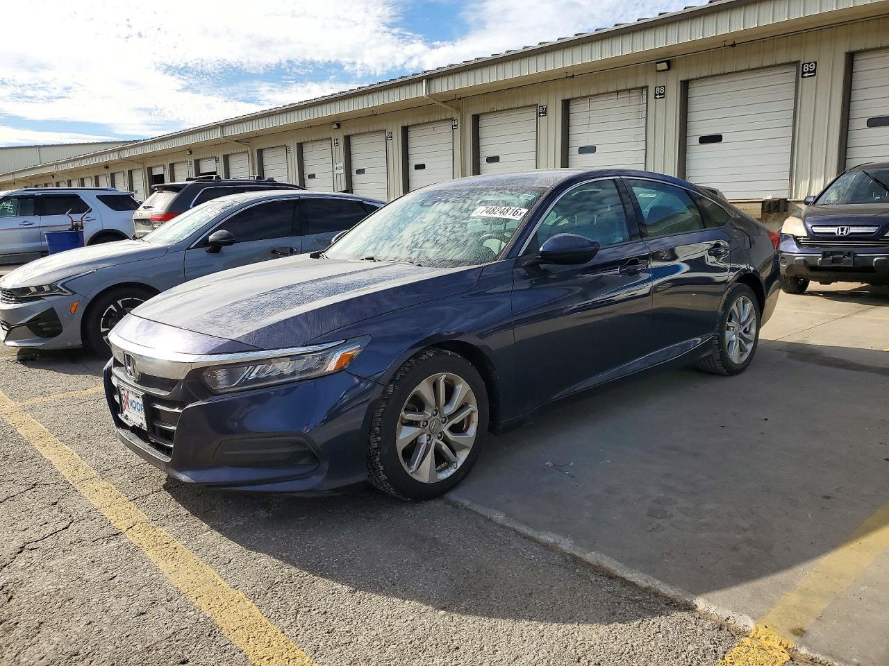 Vue de 2019 HONDA ACCORD LX, angle 1