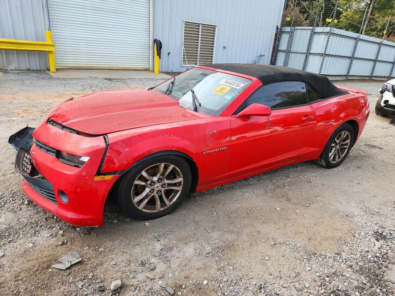 Vue de 2015 CHEVROLET CAMARO LT, angle 1