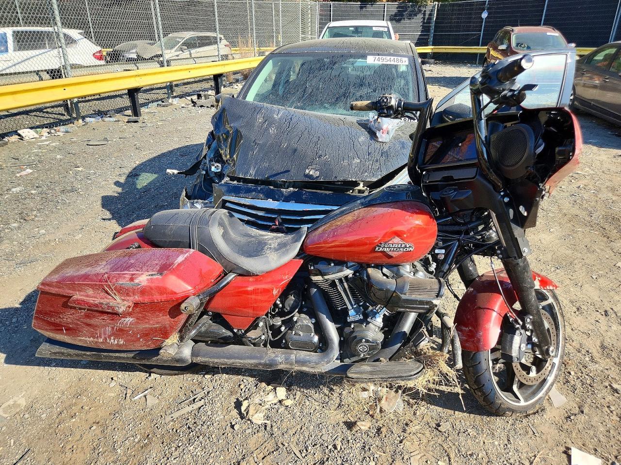 Vue de 2025 HARLEY-DAVIDSON FLHX, angle 1