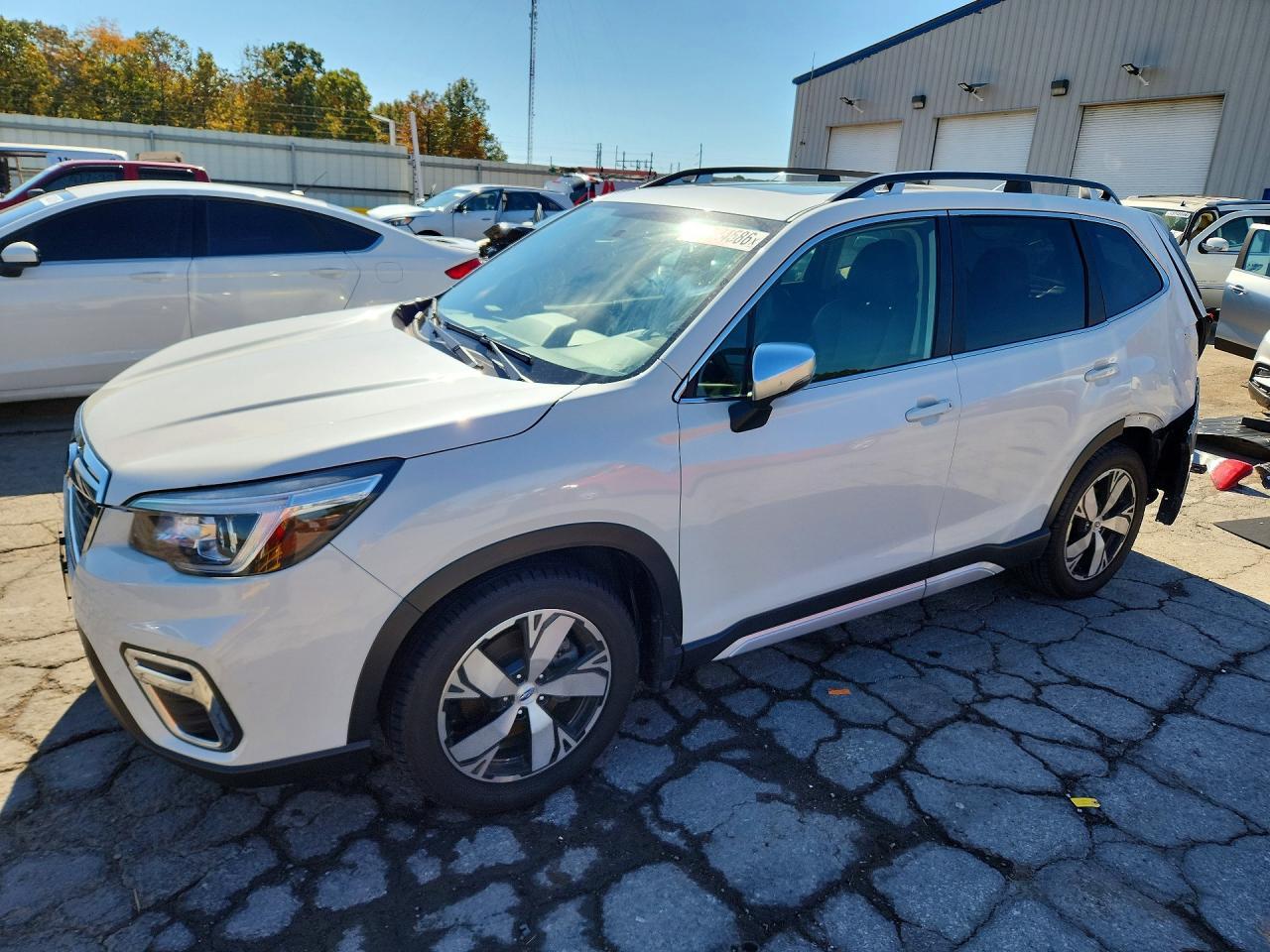 Вид 2020 SUBARU FORESTER TOURING, угол 1
