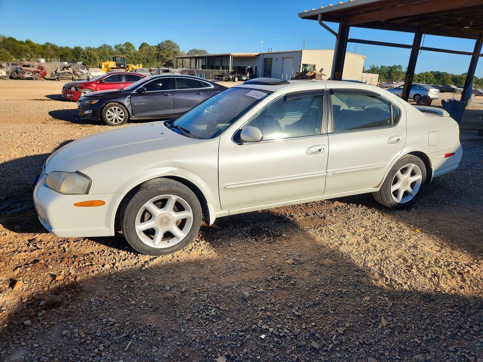 2001 NISSAN MAXIMA GXE  