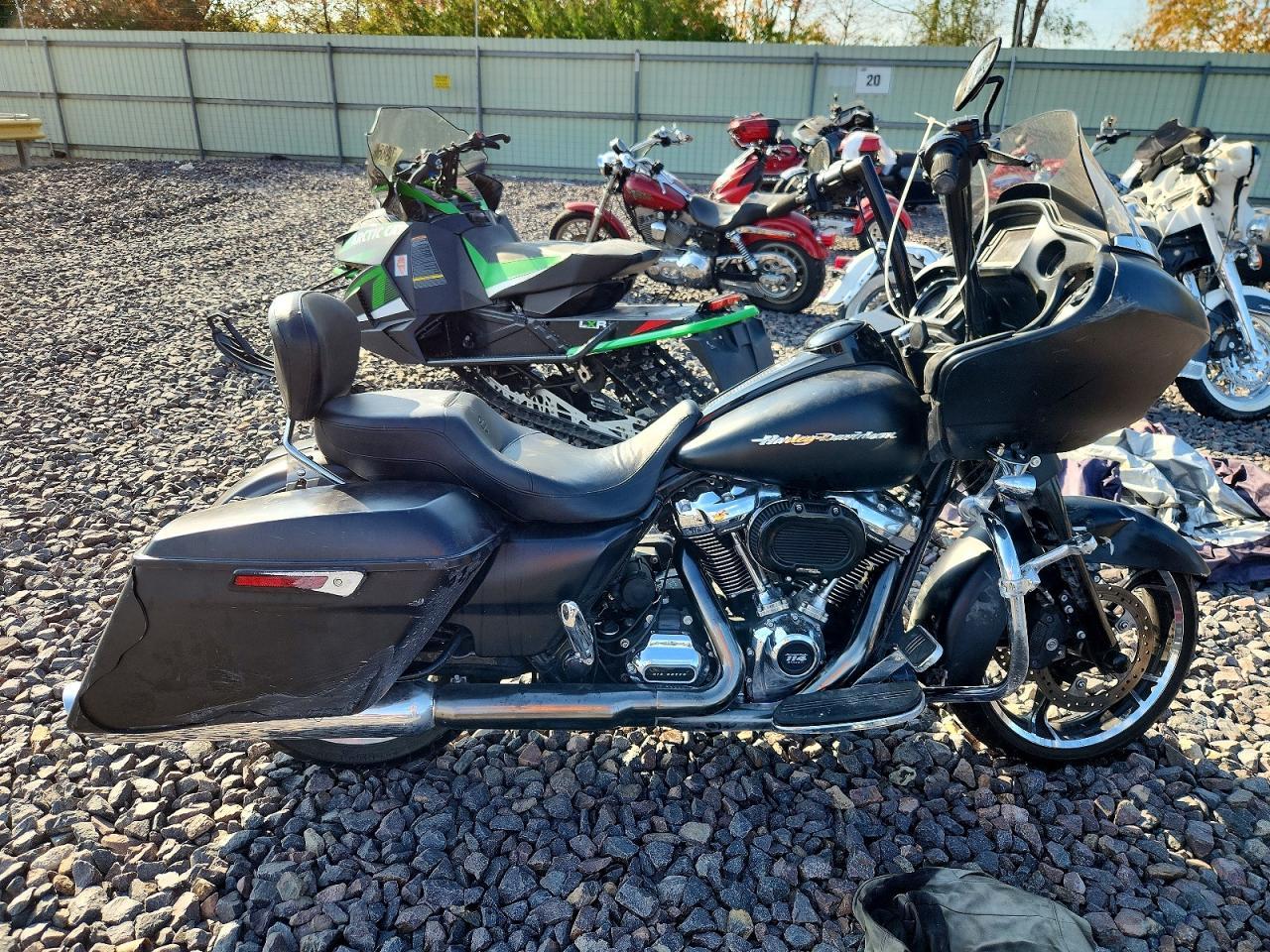 Вид 2017 HARLEY-DAVIDSON FLTRXS ROAD GLIDE SPECIAL, угол 1