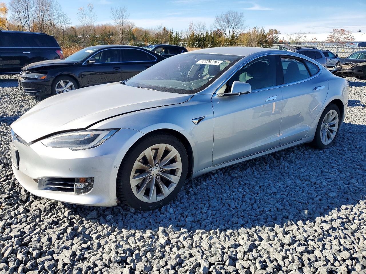 منظر 2017 TESLA MODEL S، زاوية 1