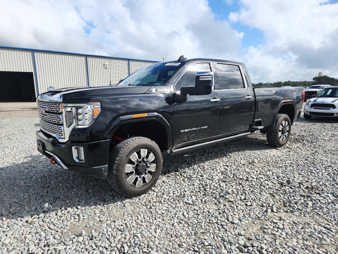 Vue de 2022 GMC SIERRA K2500 DENALI, angle 1