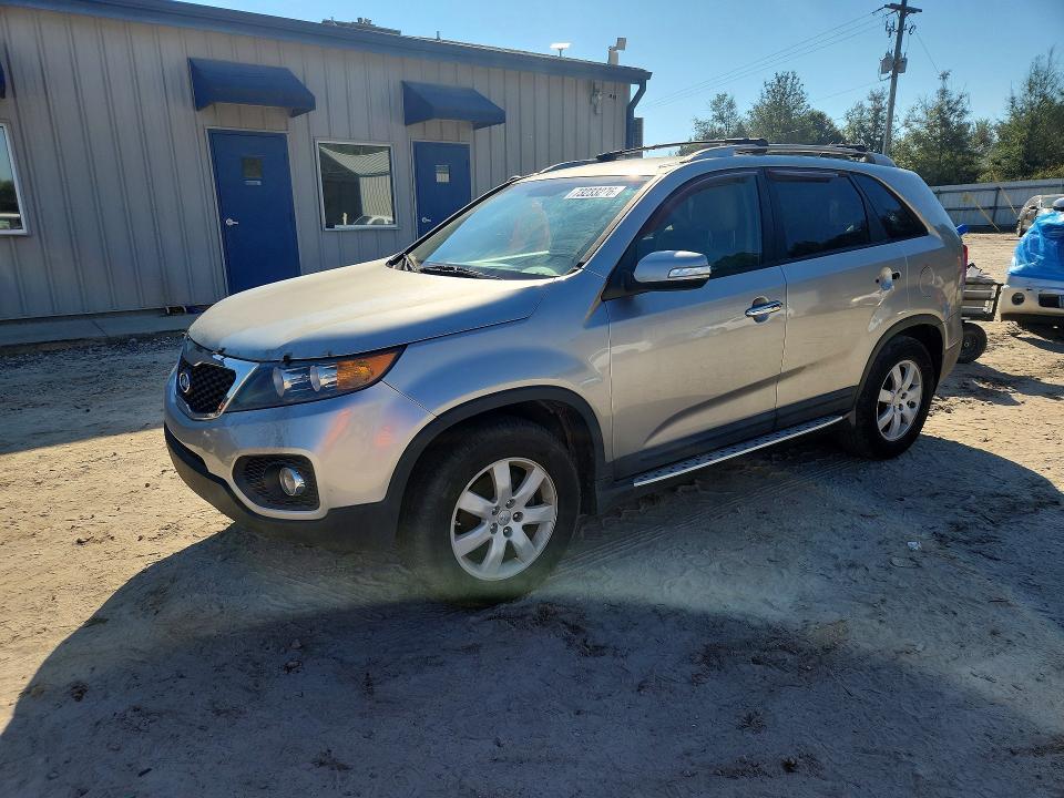 2013 KIA SORENTO LX  