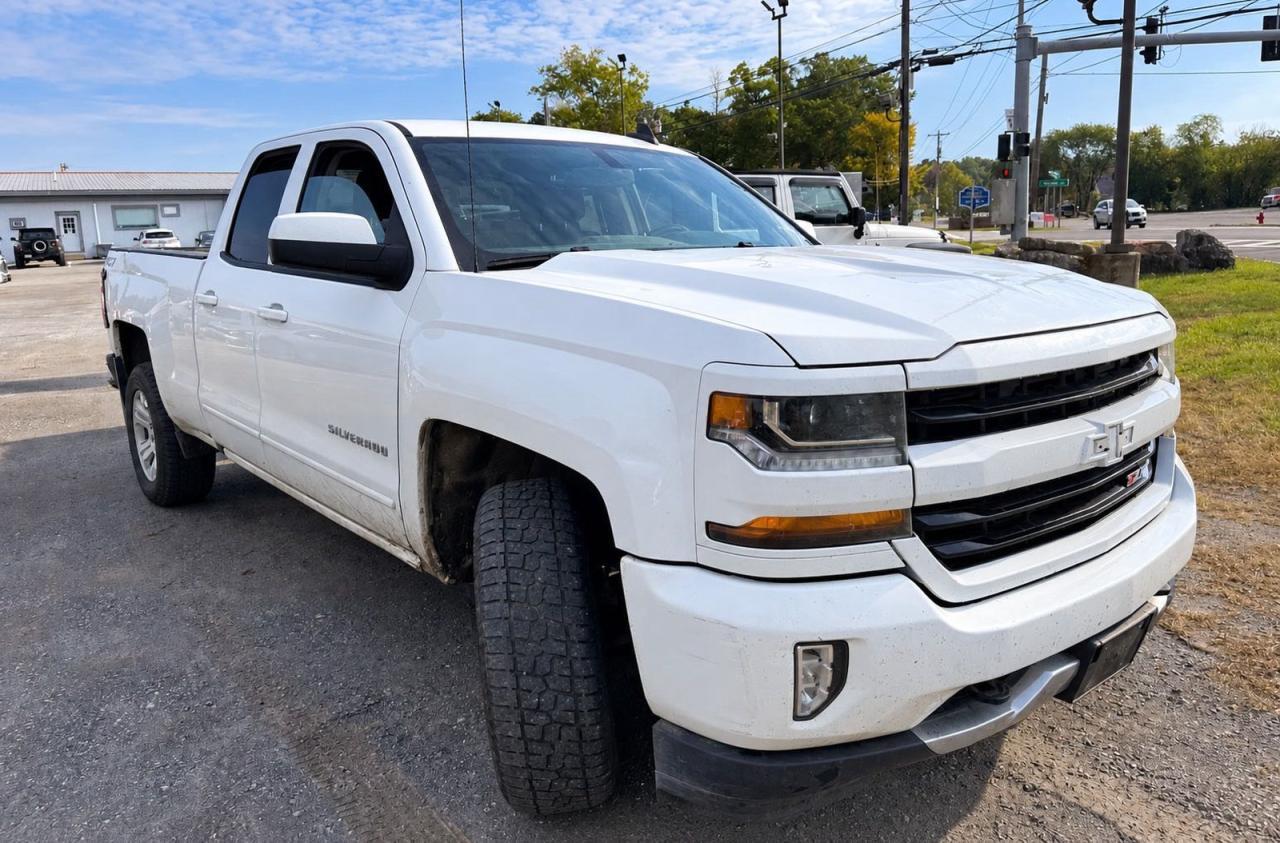 Vista de 2018 CHEVROLET SILVERADO K1500 LT, ángulo 1