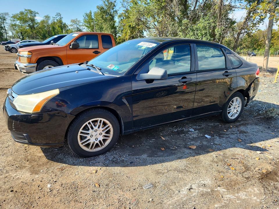 2010 FORD FOCUS SE  