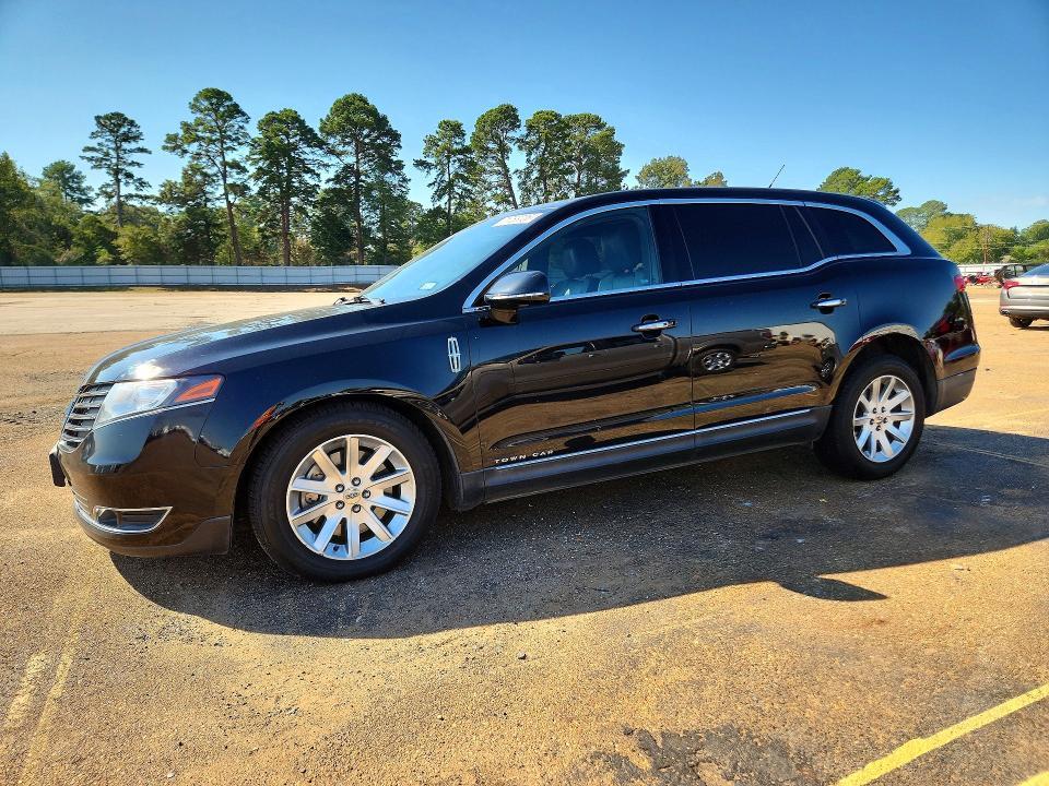 2017 LINCOLN MKT   