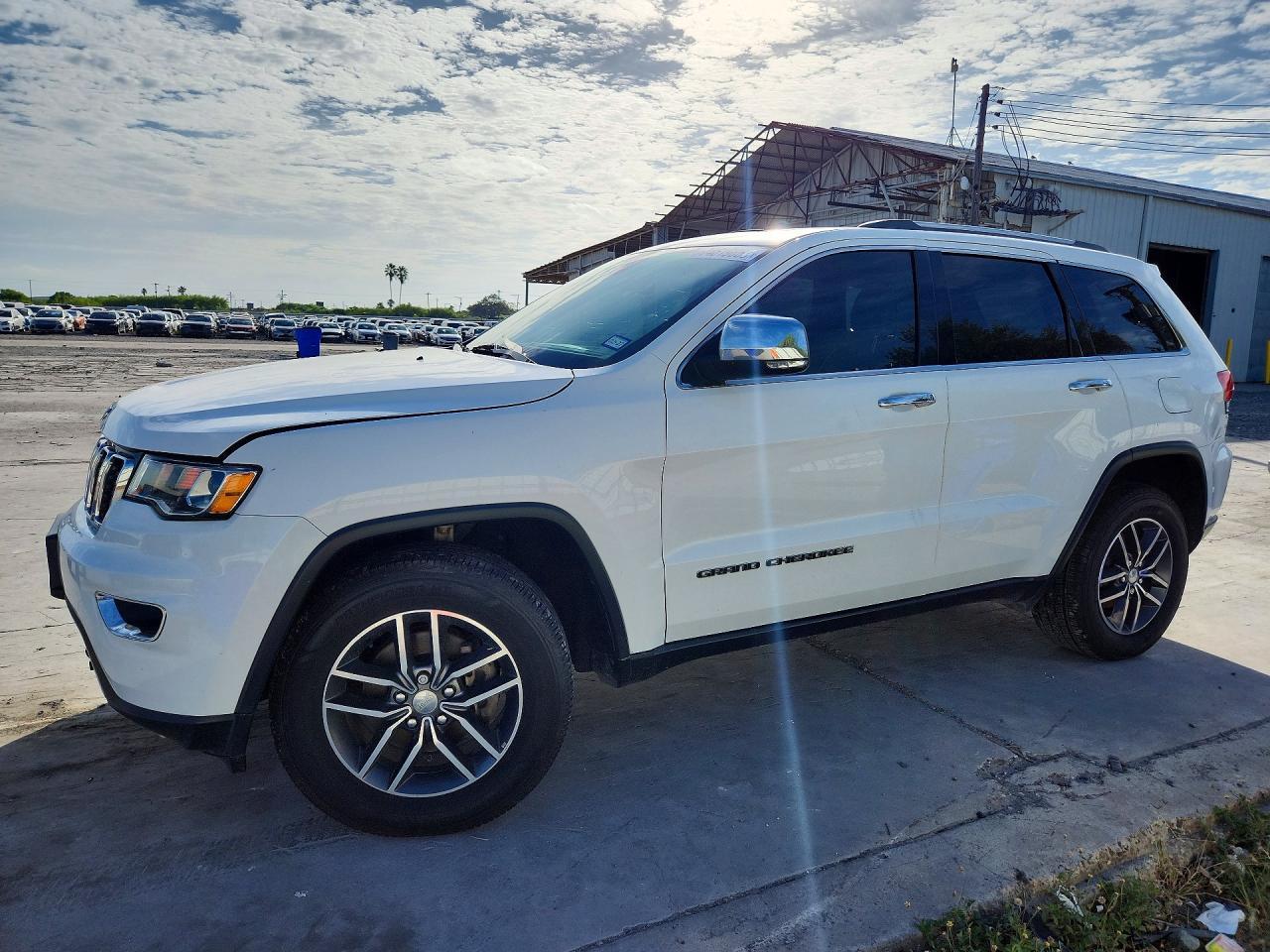 Vue de 2018 JEEP CHEROKEE LIMITED, angle 1