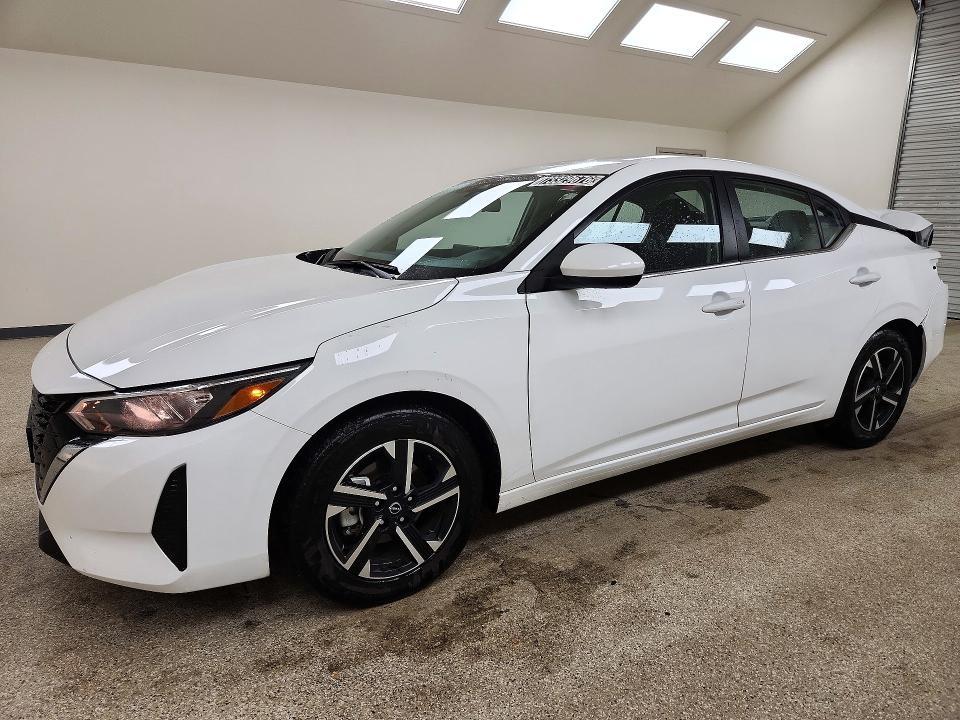 2025 NISSAN SENTRA SV  