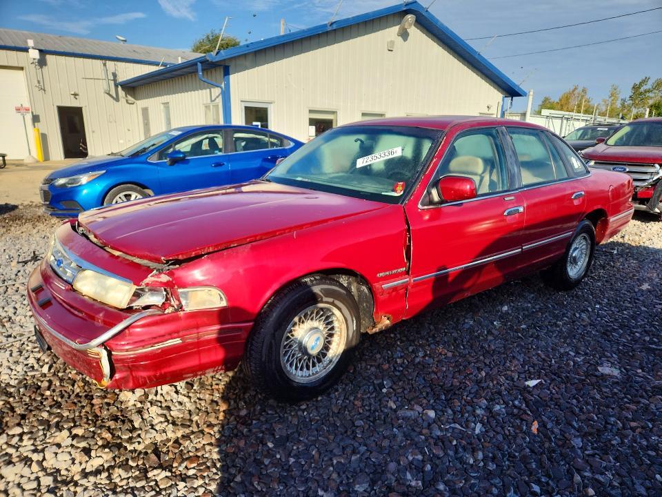 1995 FORD CROWN VICTORIA LX  