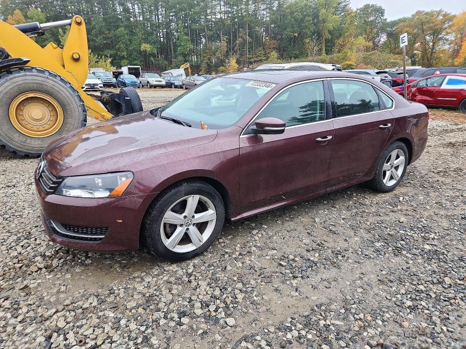 2013 VOLKSWAGEN PASSAT SE  