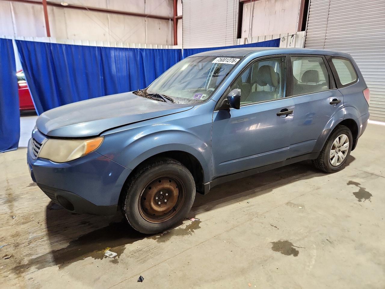 منظر 2010 SUBARU FORESTER 2.5X، زاوية 1