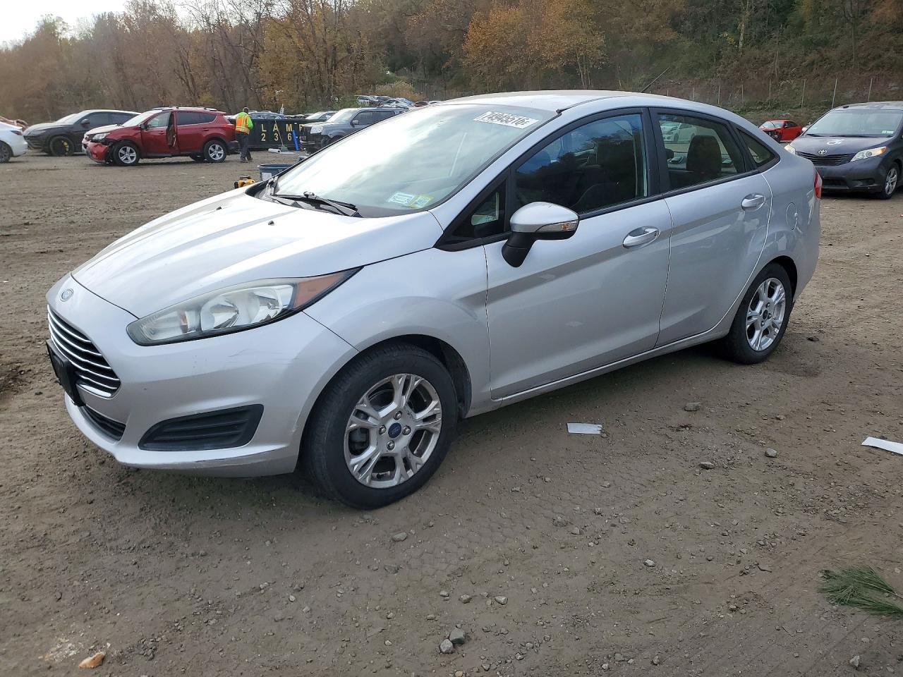 منظر 2015 FORD FIESTA، زاوية 1