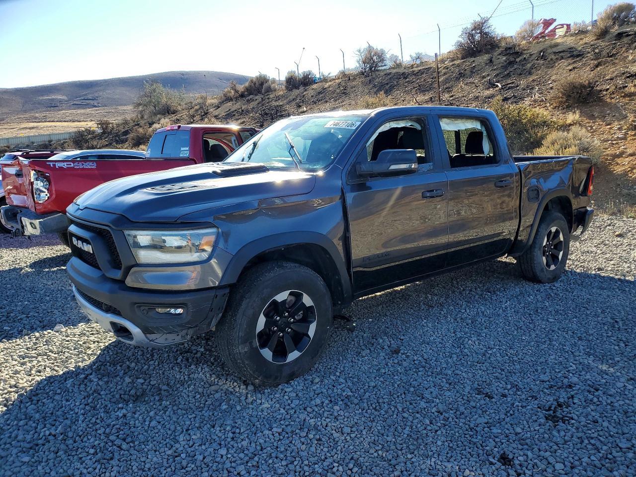 Vista de 2023 RAM 1500 REBEL, ángulo 1