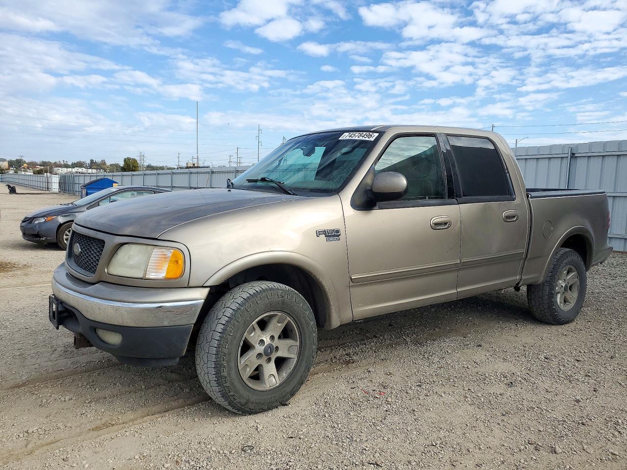 منظر 2001 FORD F150 SUPERCREW، زاوية 1