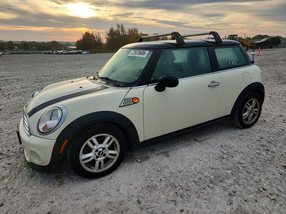 2013 MINI COOPER   