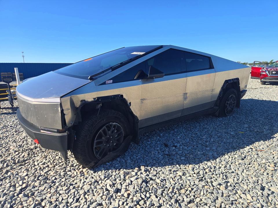 2025 TESLA CYBERTRUCK   