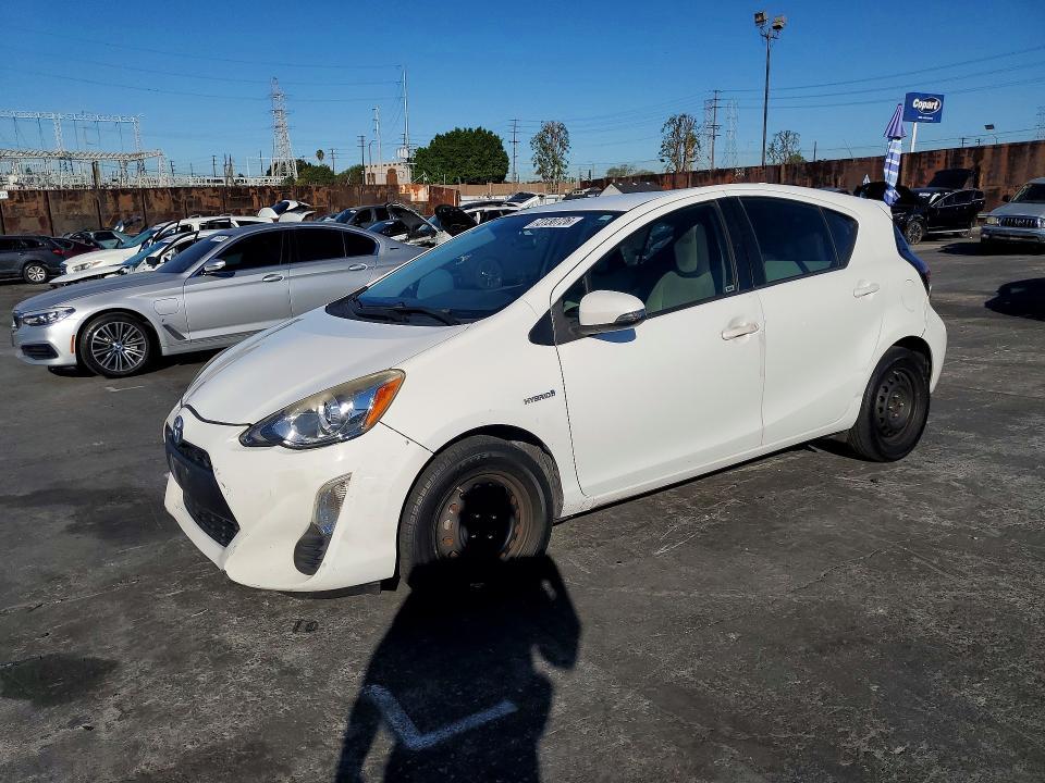 2016 TOYOTA PRIUS C ONE  