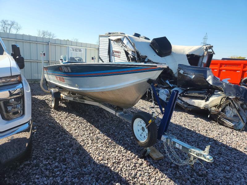 1984 STARCRAFT BOAT