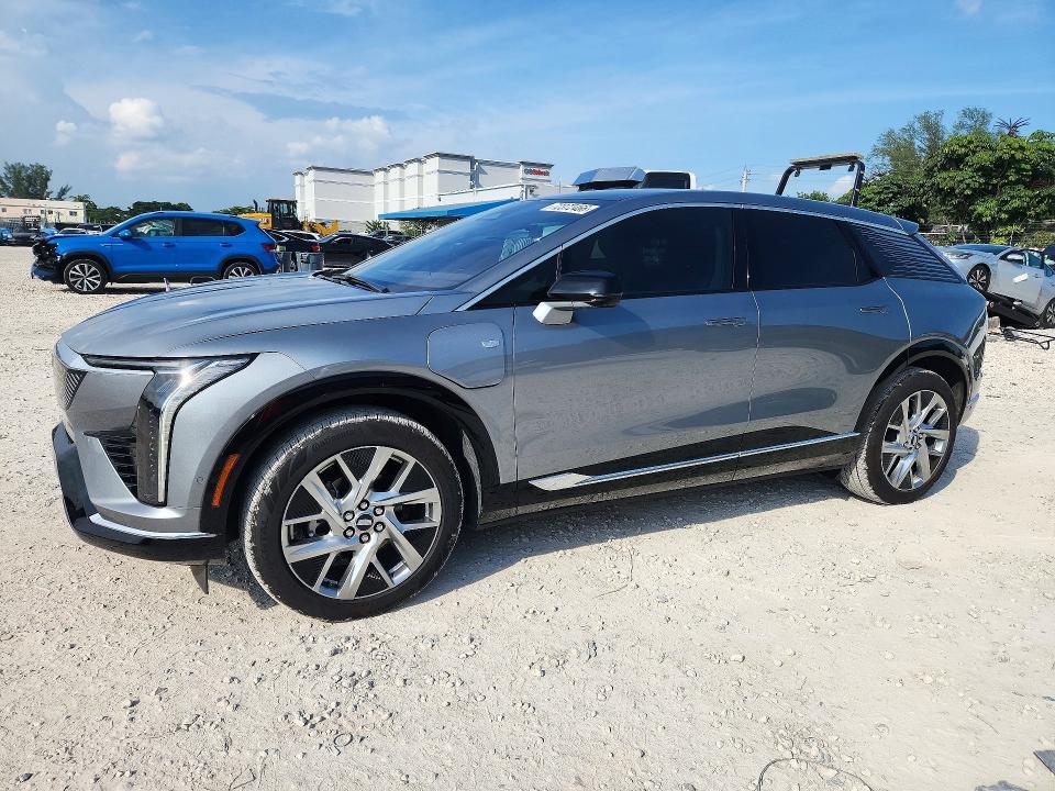 2025 CADILLAC OPTIQ LUXURY  